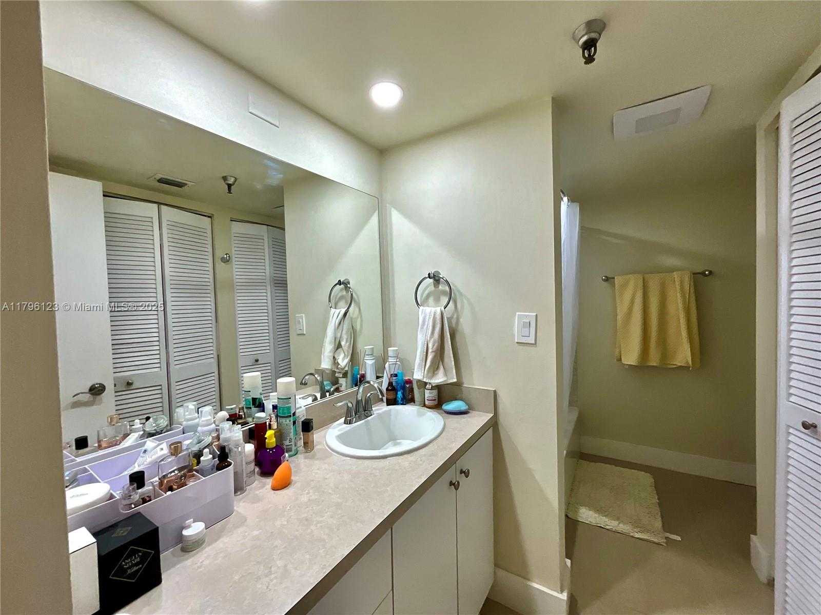 Small Image of 290 174TH ST #515, Sunny Isles Beach Number 15