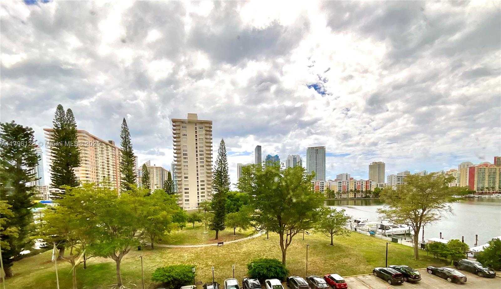 Small Image of 290 174TH ST #515, Sunny Isles Beach Number 2