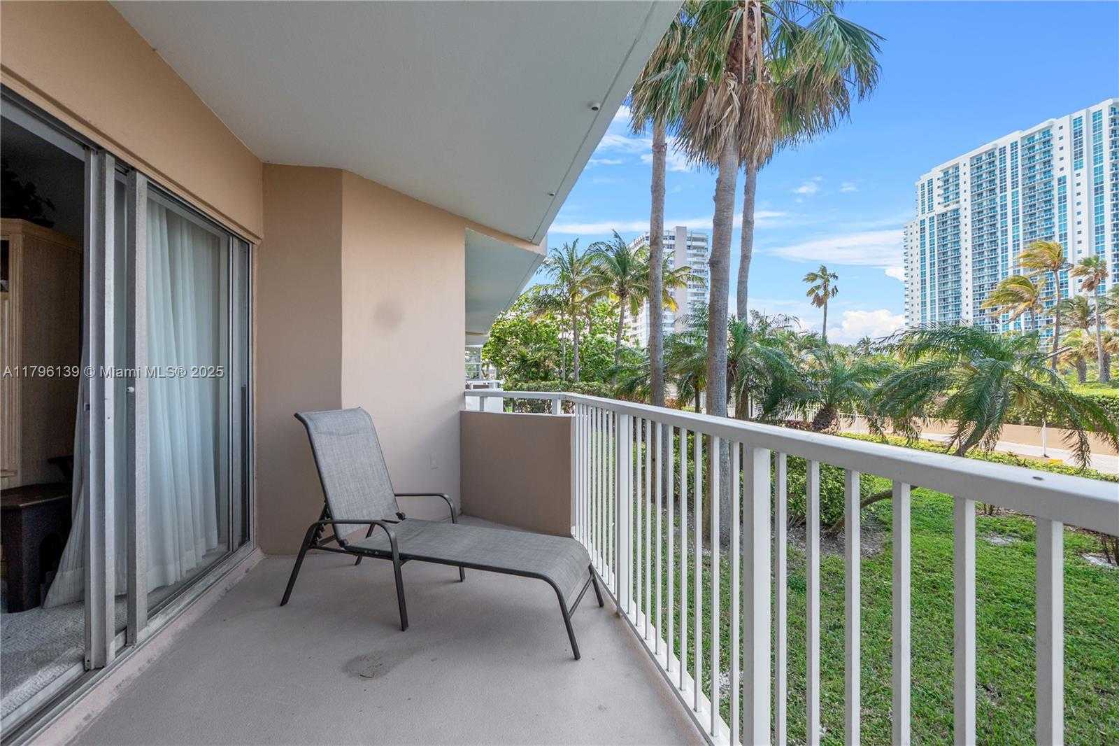 Small Image of 1980 SOUTH OCEAN DR #MK, Hallandale Beach Number 15