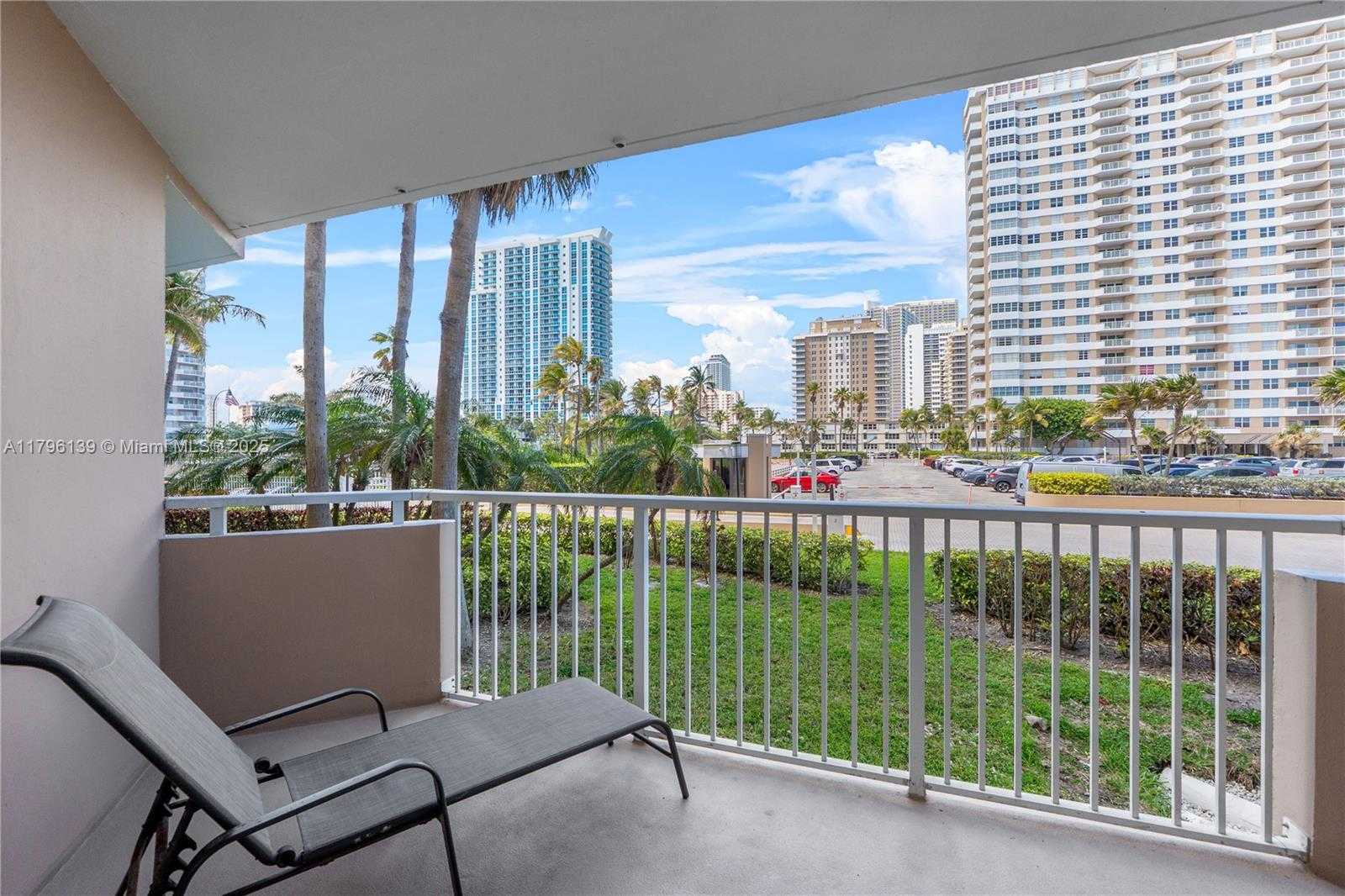 Small Image of 1980 SOUTH OCEAN DR #MK, Hallandale Beach Number 20