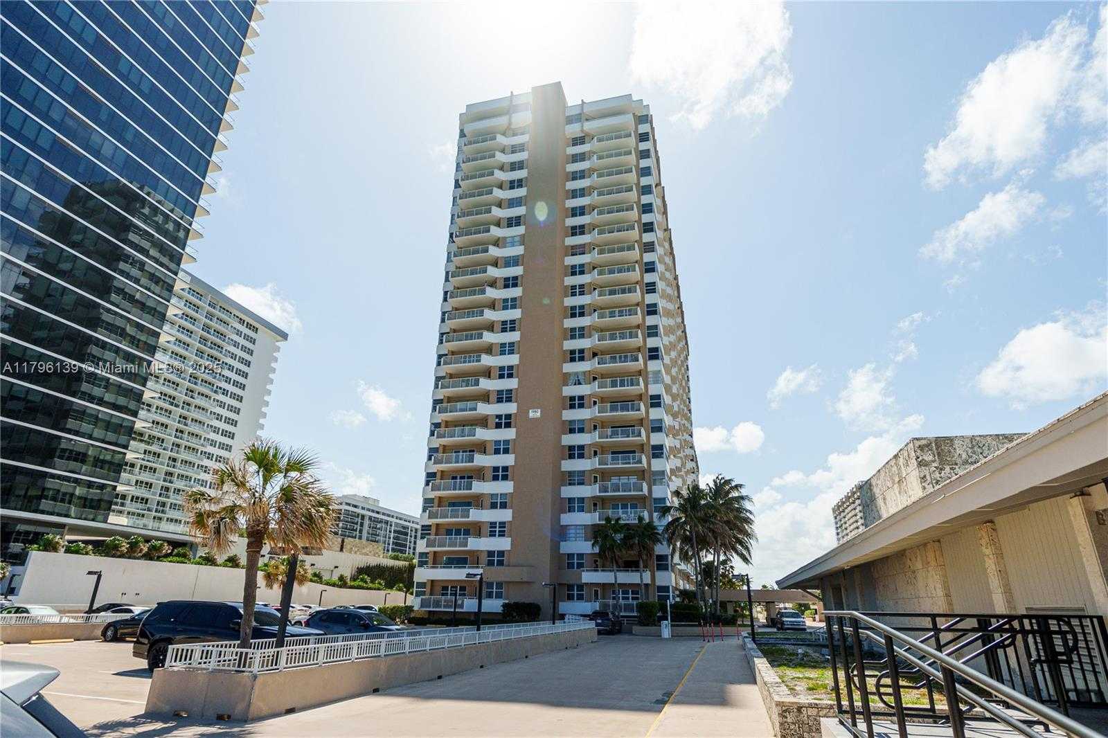 Small Image of 1980 SOUTH OCEAN DR #MK, Hallandale Beach Number 26