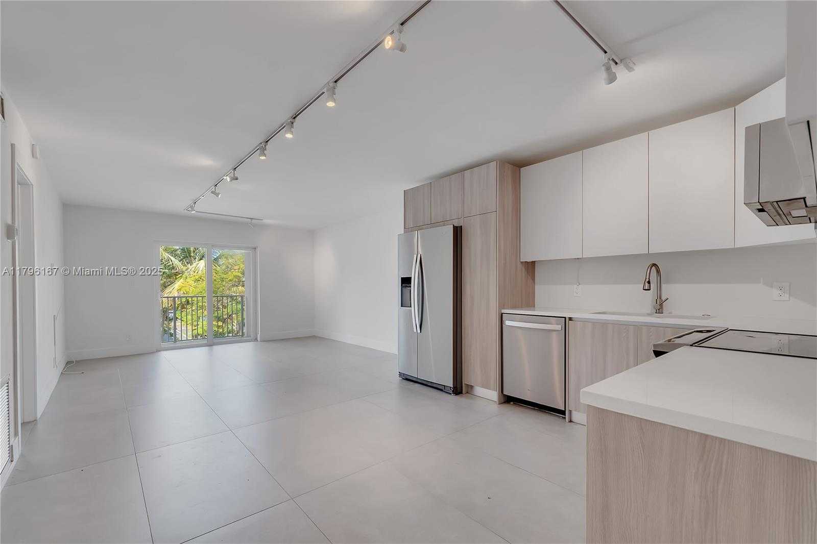 Small Image of 240 GALEN DR #308, Key Biscayne Number 13