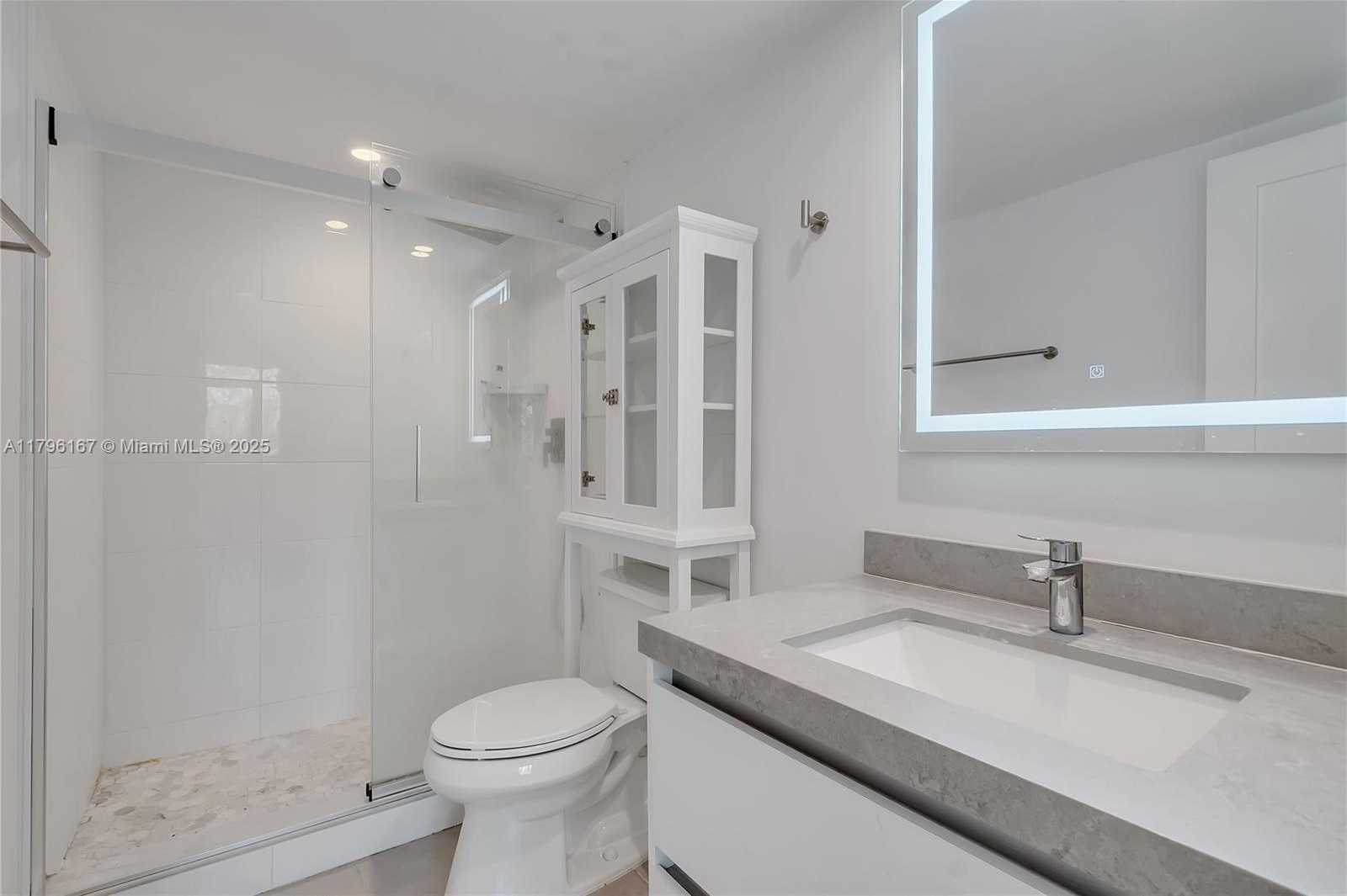 Small Image of 240 GALEN DR #308, Key Biscayne Number 7