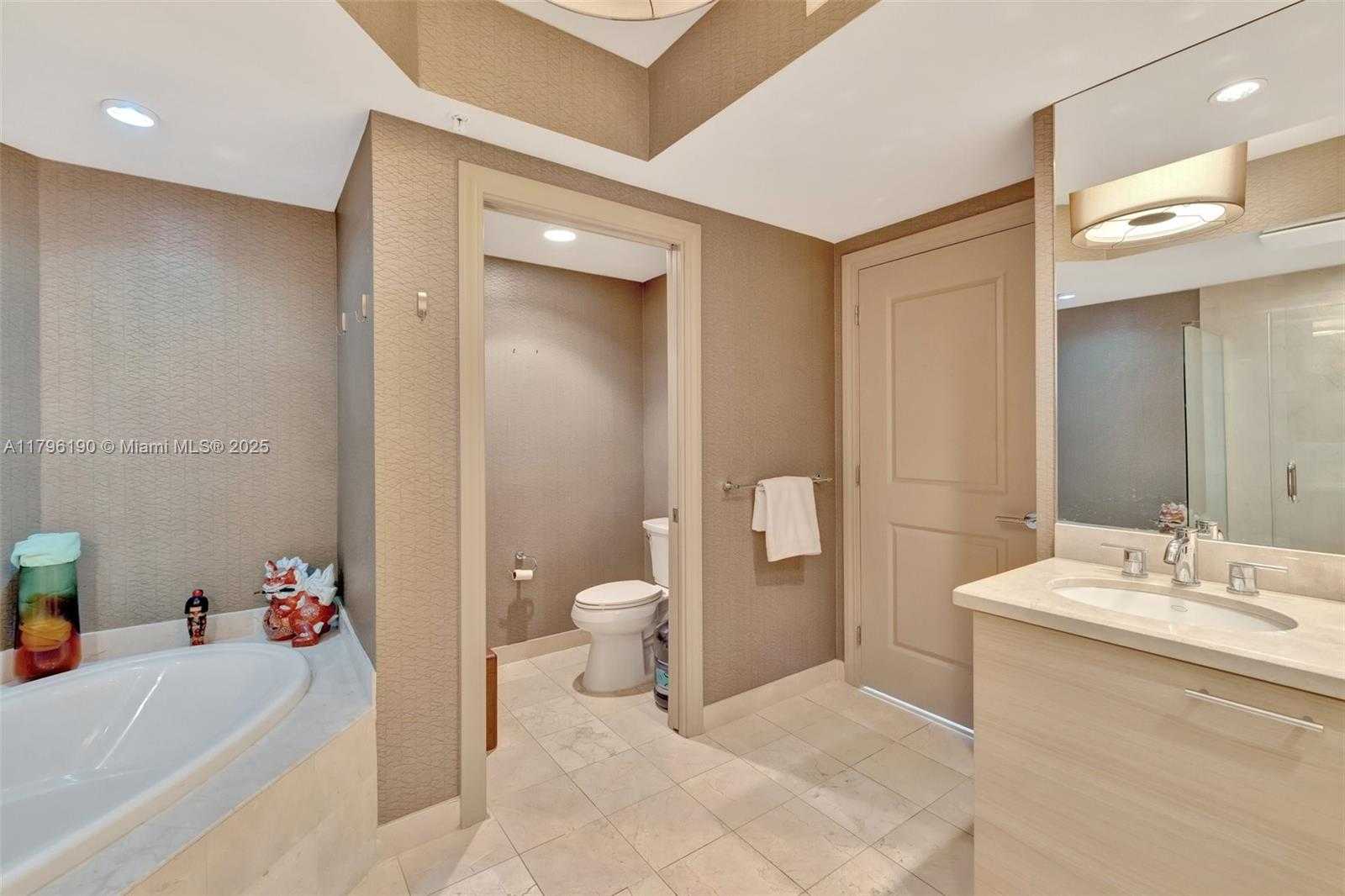 Small Image of 1 NORTH OCEAN BLVD #514, Pompano Beach Number 24
