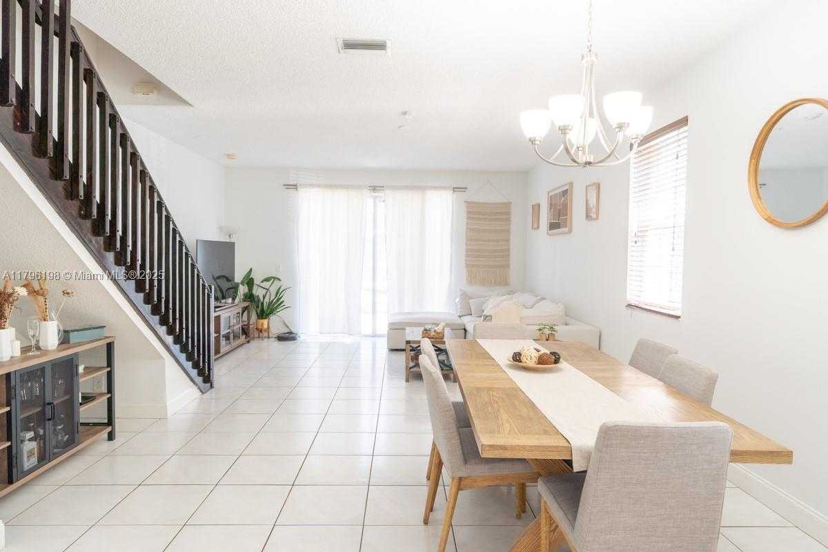 Small Image of 1999 MADEIRA DR #1999, Weston Number 10