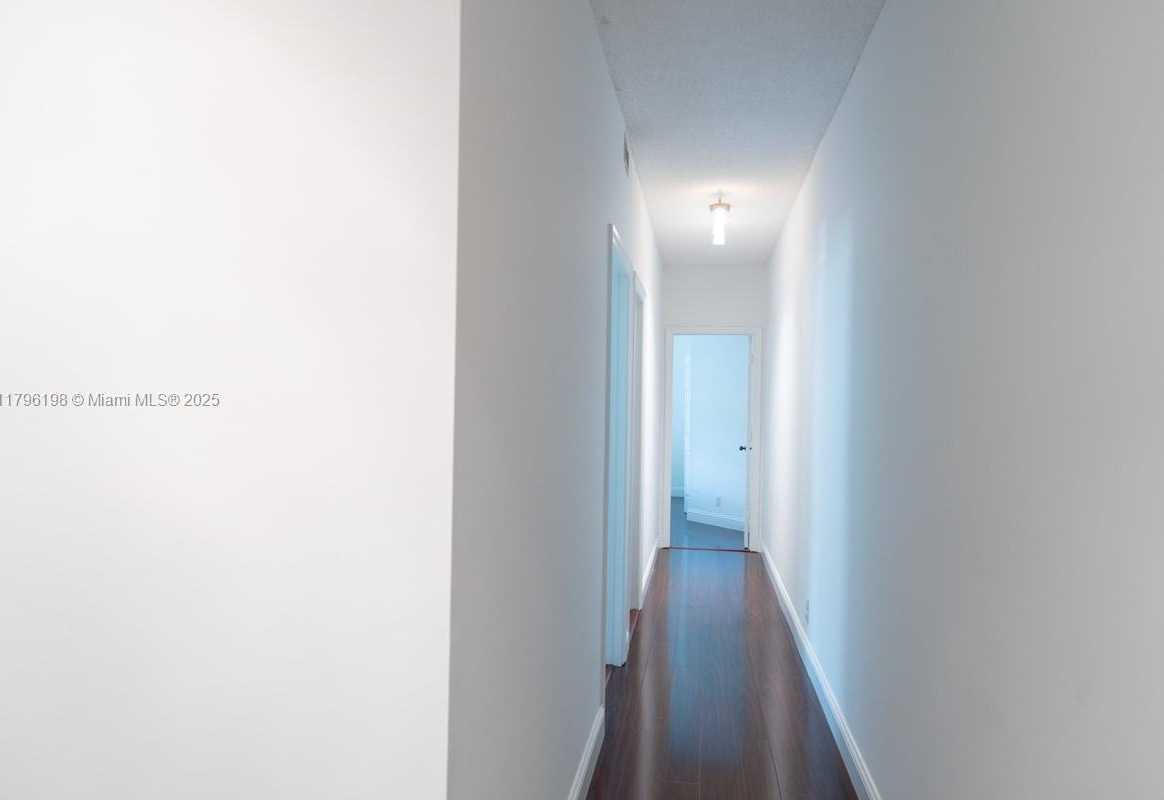 Small Image of 1999 MADEIRA DR #1999, Weston Number 22
