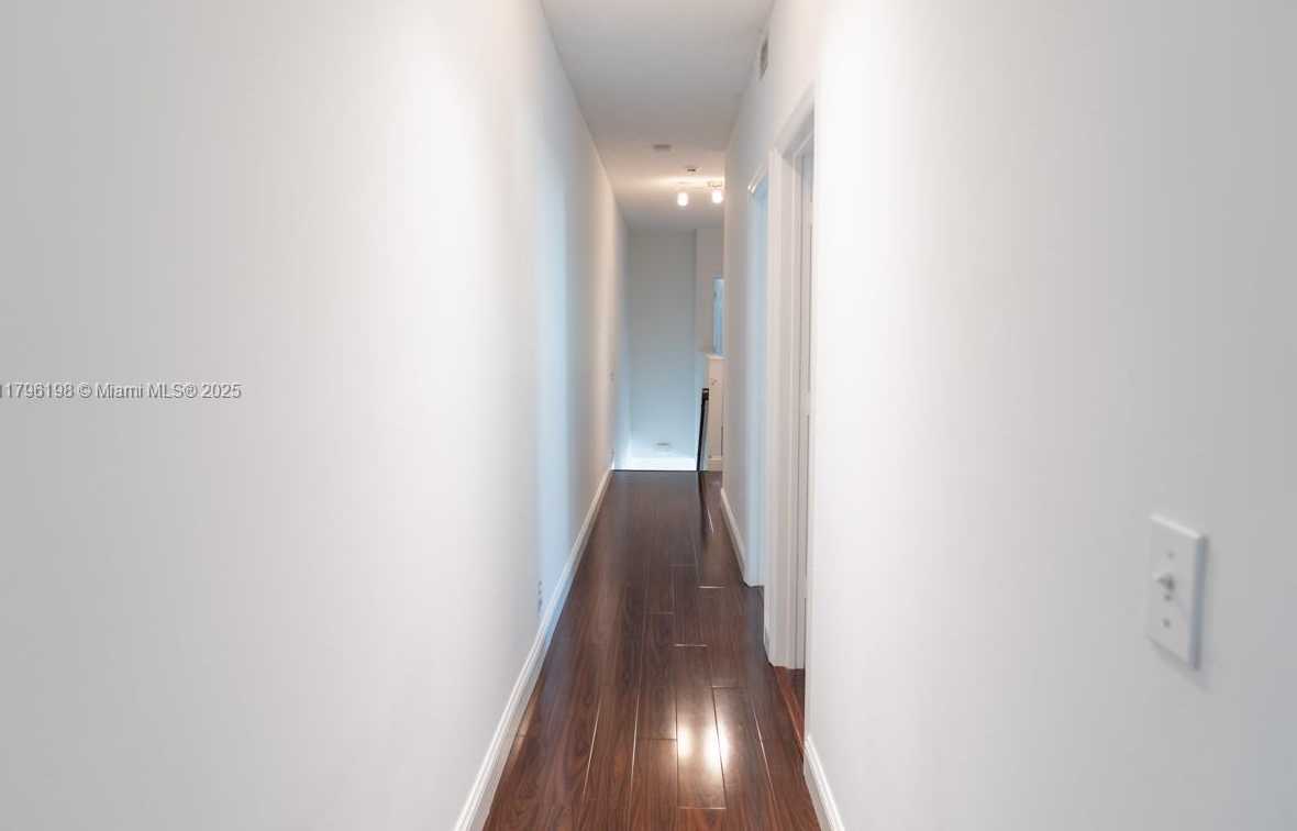 Small Image of 1999 MADEIRA DR #1999, Weston Number 23