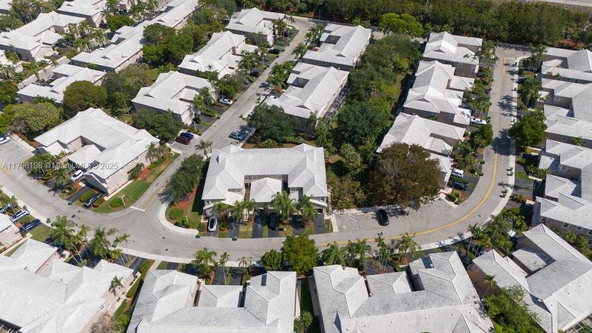 Small Image of 1999 MADEIRA DR #1999, Weston Number 41