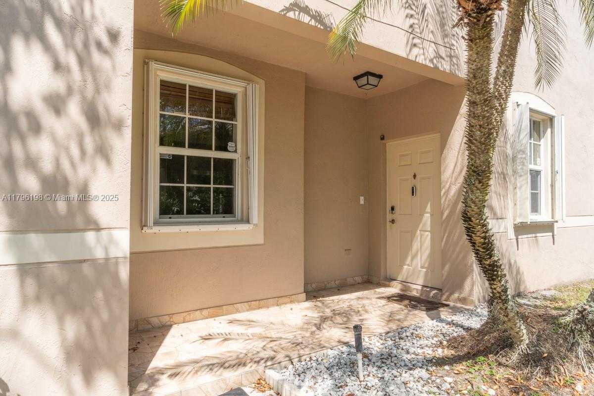 Small Image of 1999 MADEIRA DR #1999, Weston Number 5