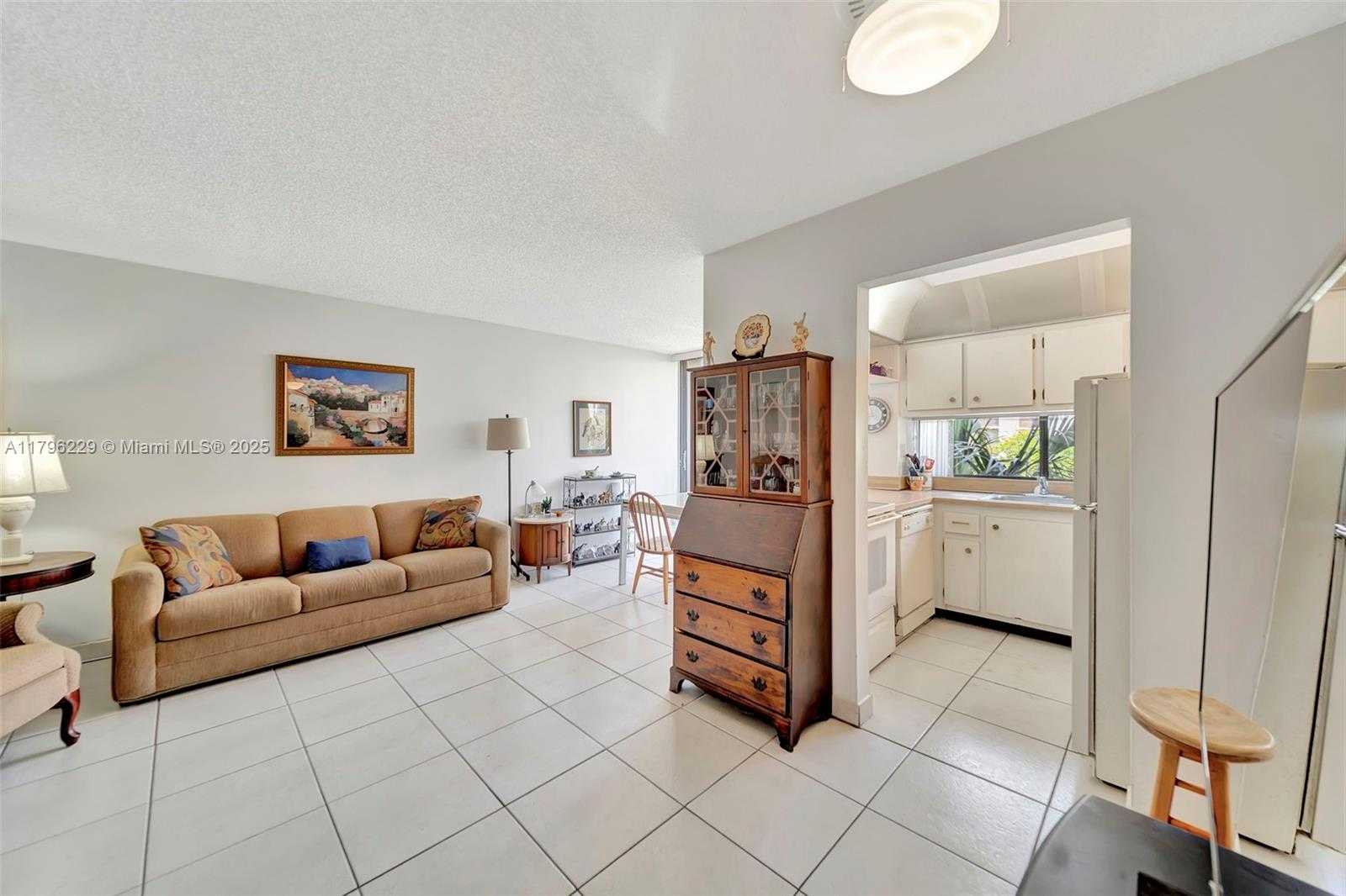 Small Image of 16909 NORTH BAY RD #405, Sunny Isles Beach Number 13