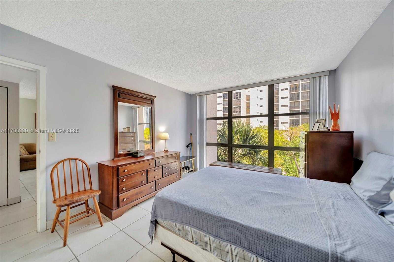 Small Image of 16909 NORTH BAY RD #405, Sunny Isles Beach Number 21
