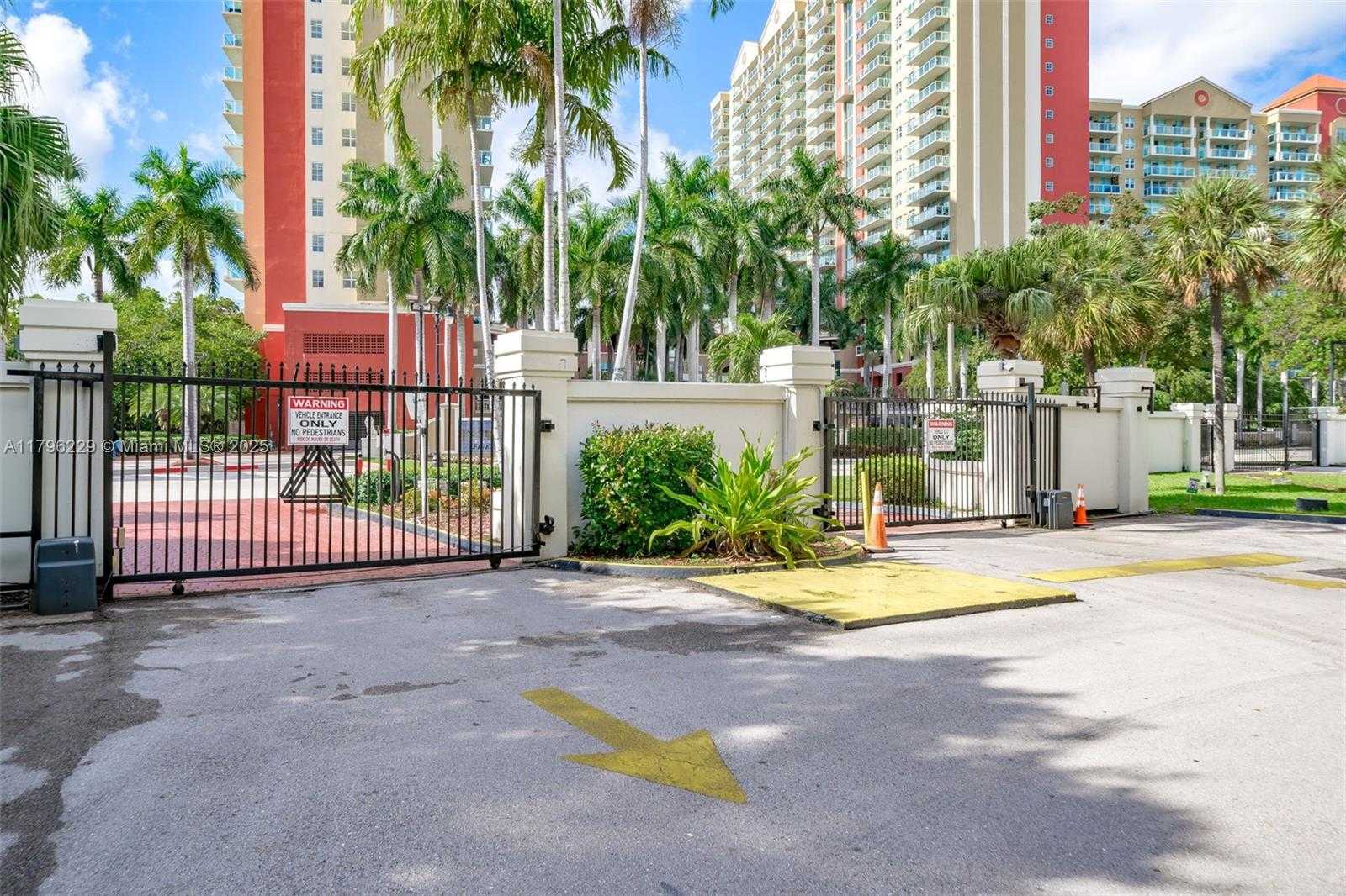 Small Image of 16909 NORTH BAY RD #405, Sunny Isles Beach Number 27