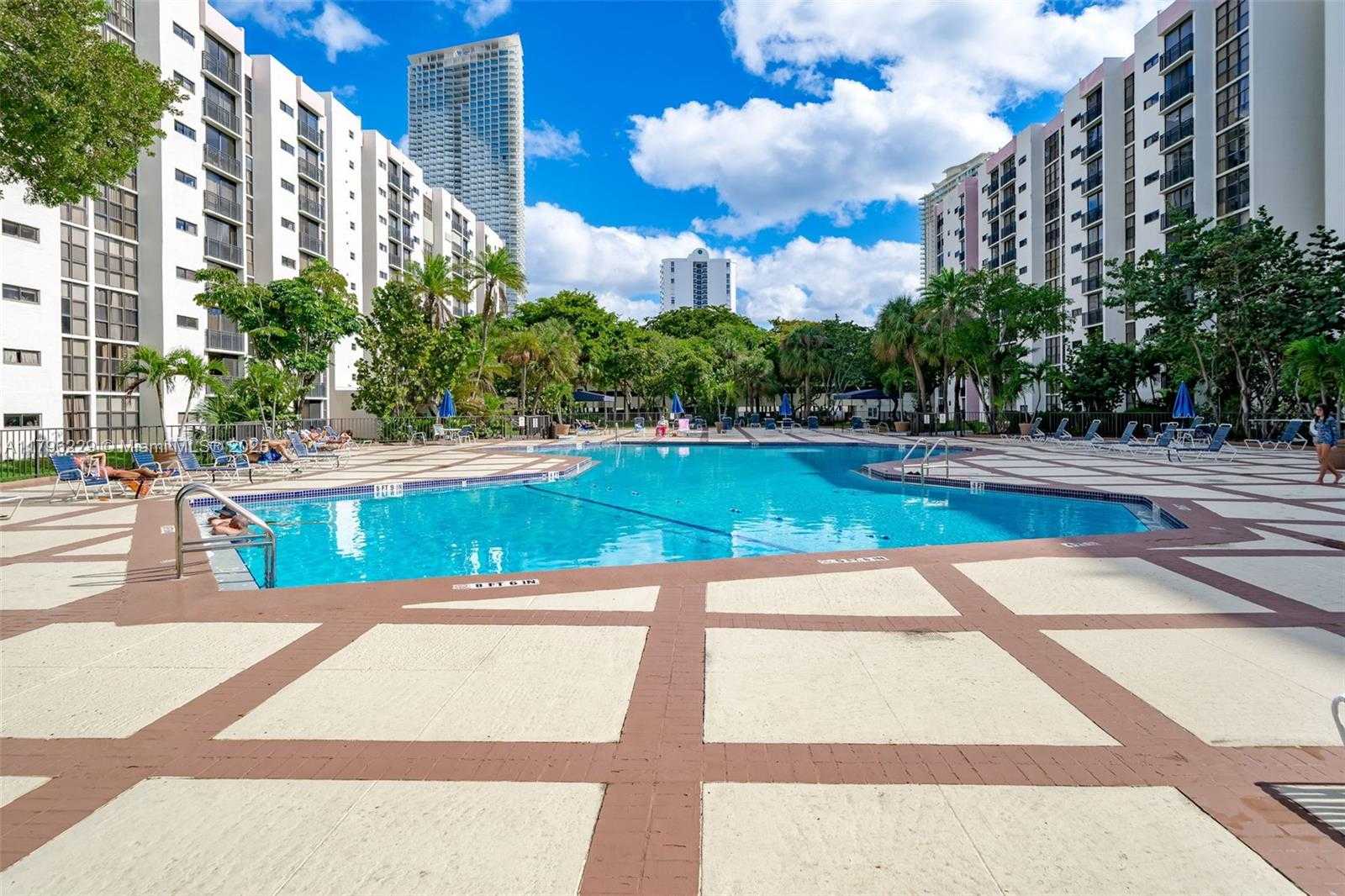 Small Image of 16909 NORTH BAY RD #405, Sunny Isles Beach Number 31
