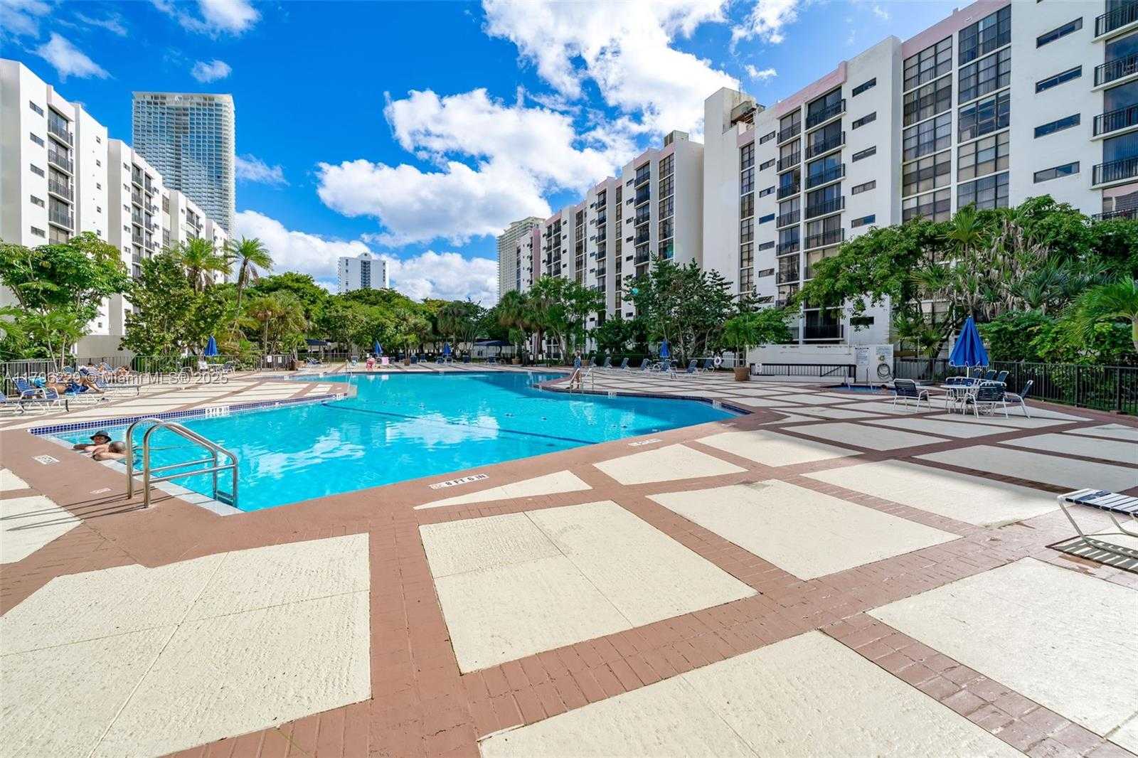 Small Image of 16909 NORTH BAY RD #405, Sunny Isles Beach Number 32