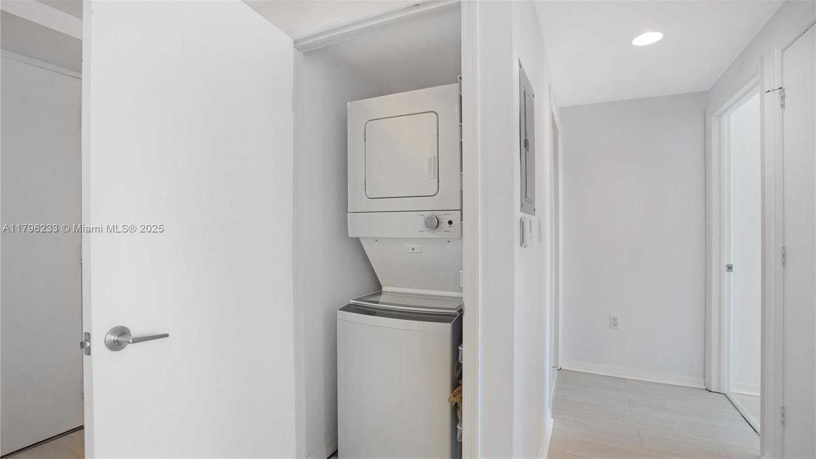 Small Image of 55 SOUTH EAST 6TH ST #1804, Miami Number 7