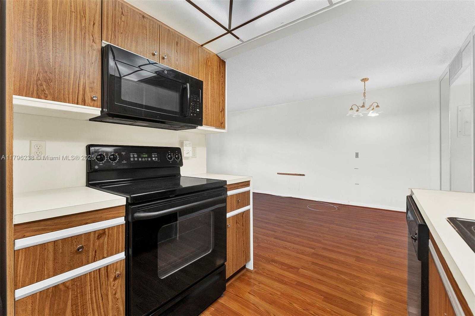 Small Image of 2301 LUCAYA LN #J4, Coconut Creek Number 11