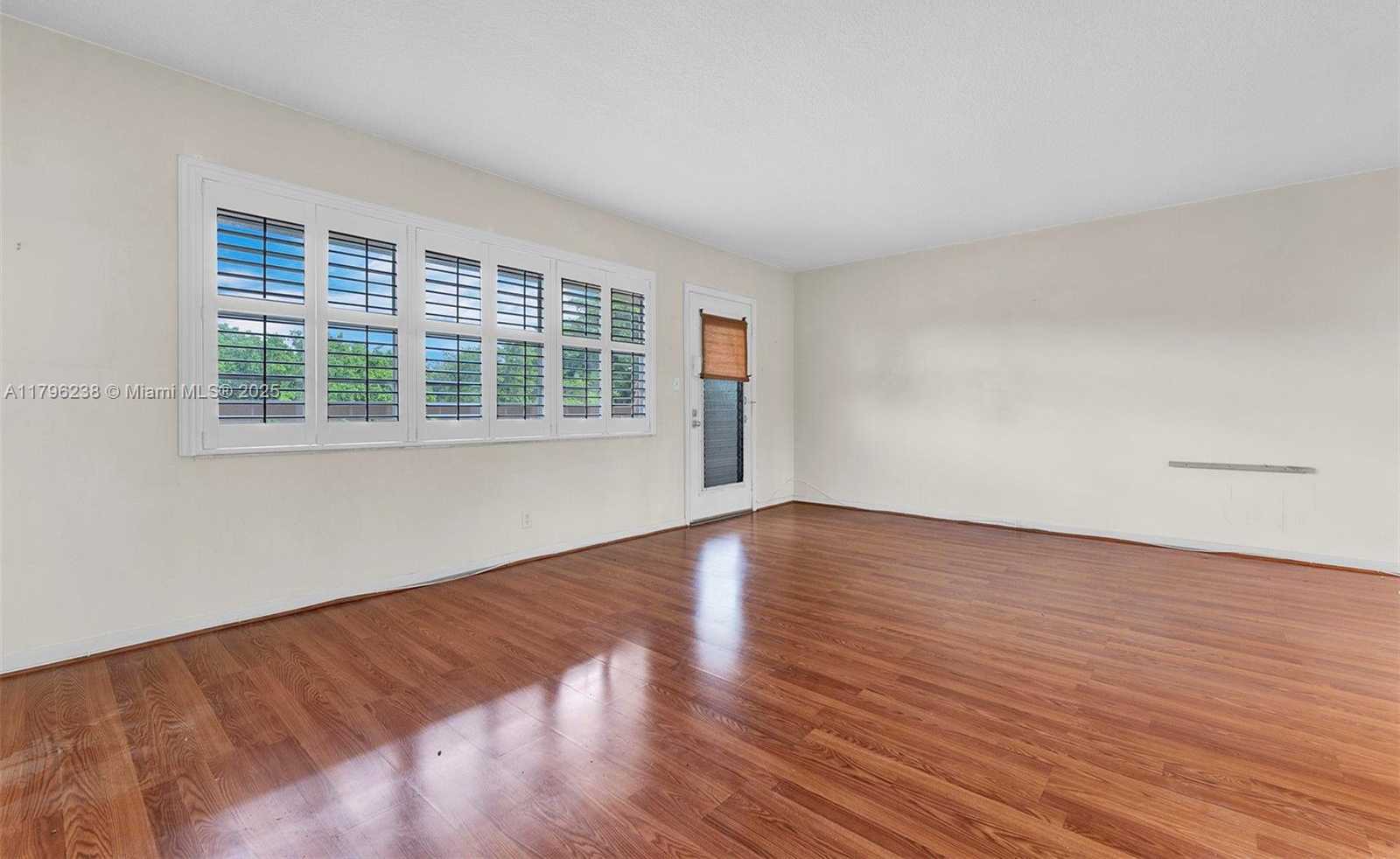 Small Image of 2301 LUCAYA LN #J4, Coconut Creek Number 15