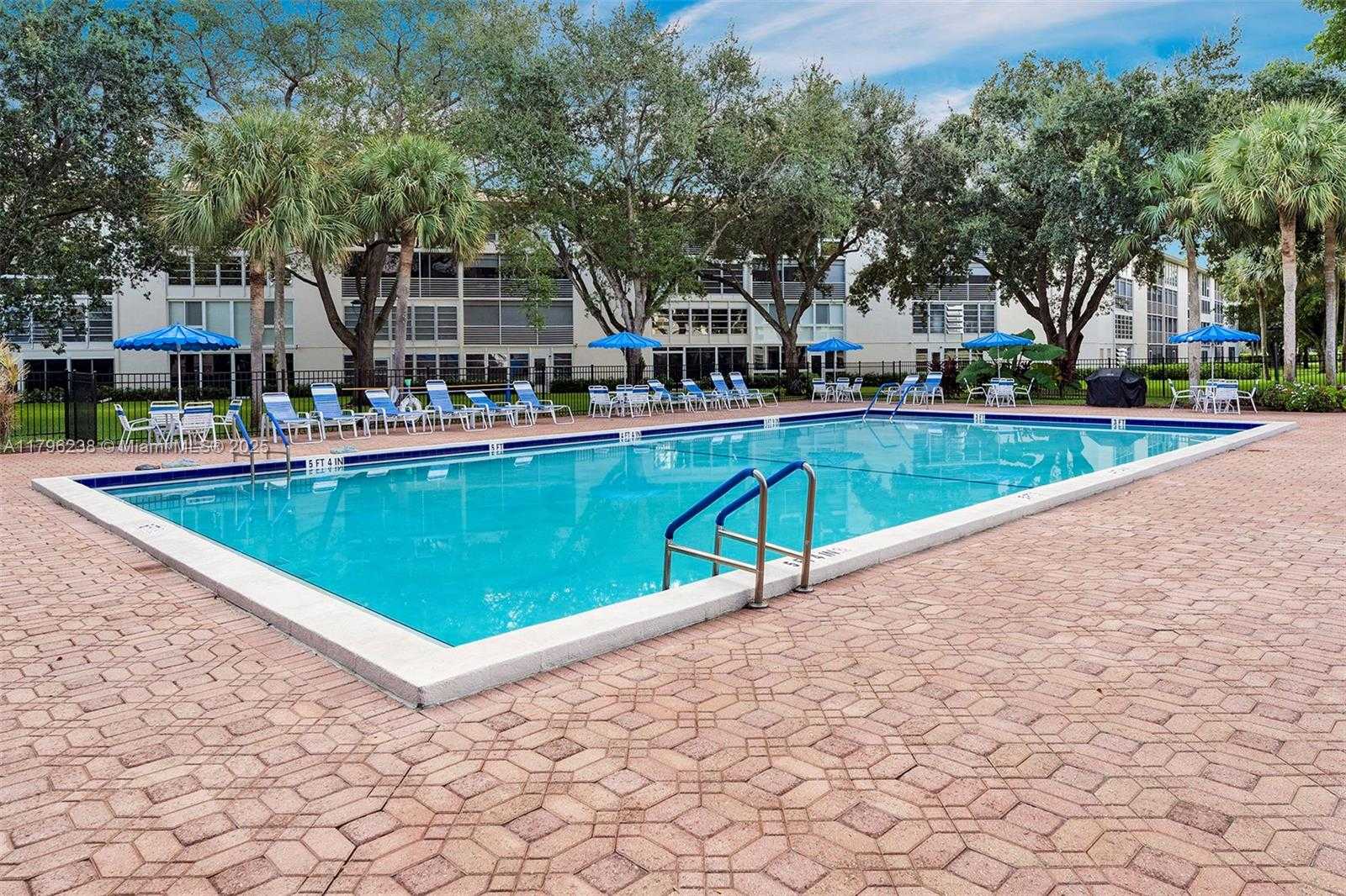 Small Image of 2301 LUCAYA LN #J4, Coconut Creek Number 31