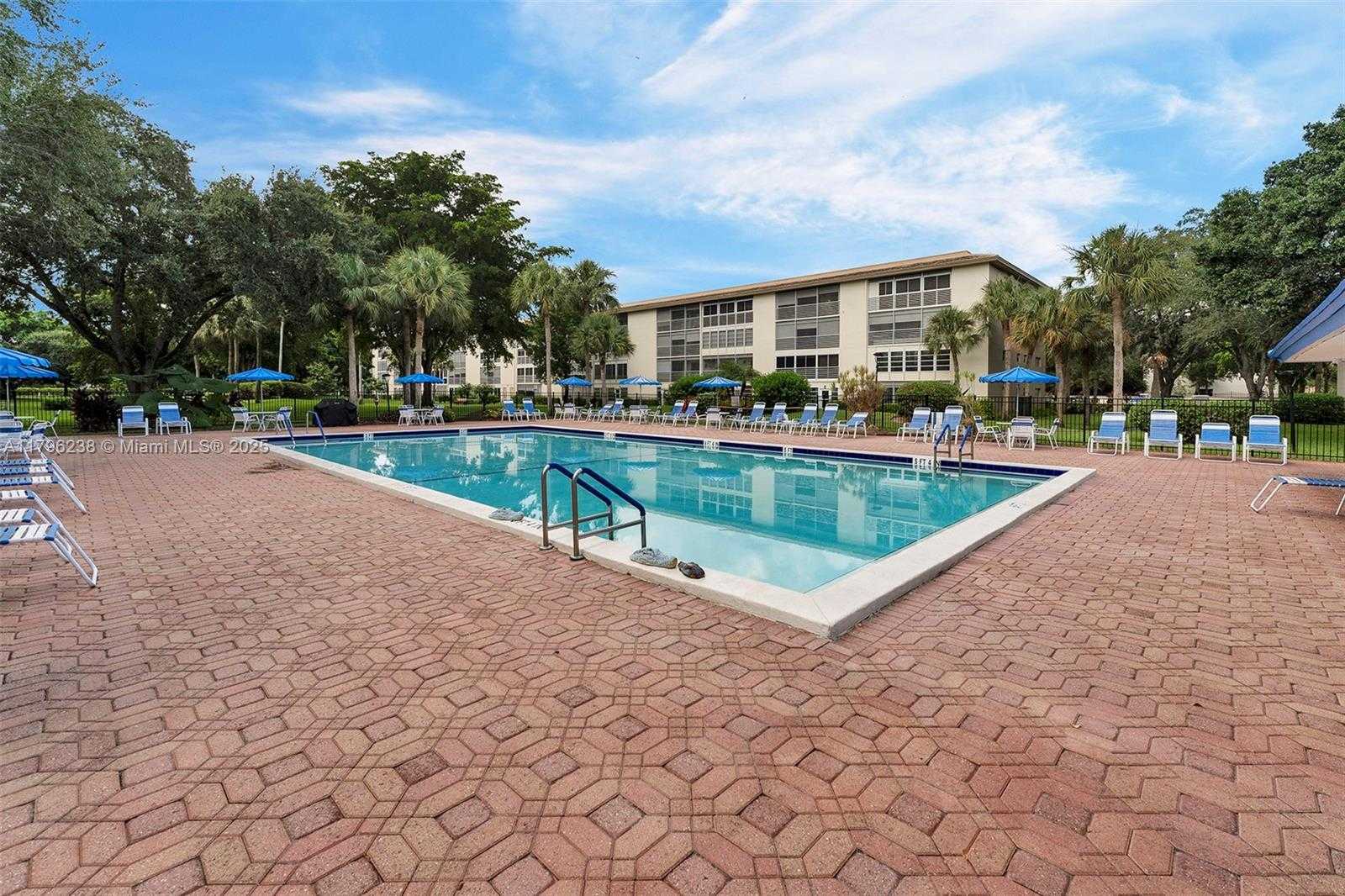 Small Image of 2301 LUCAYA LN #J4, Coconut Creek Number 32