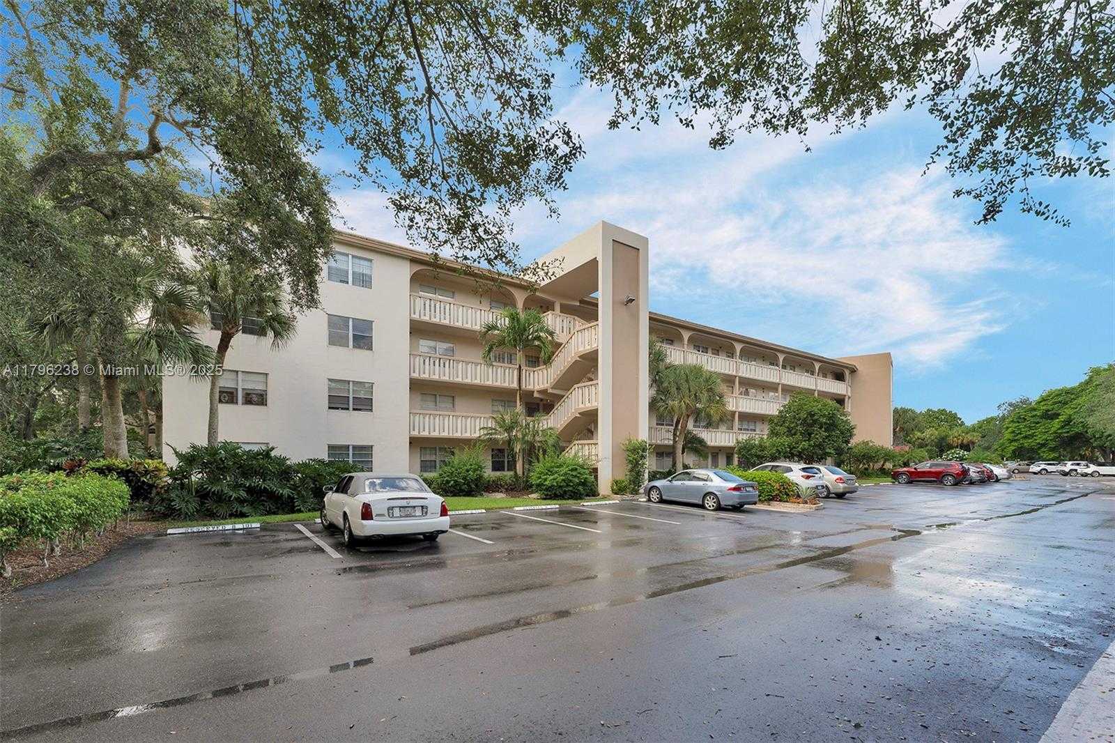 Small Image of 2301 LUCAYA LN #J4, Coconut Creek Number 39