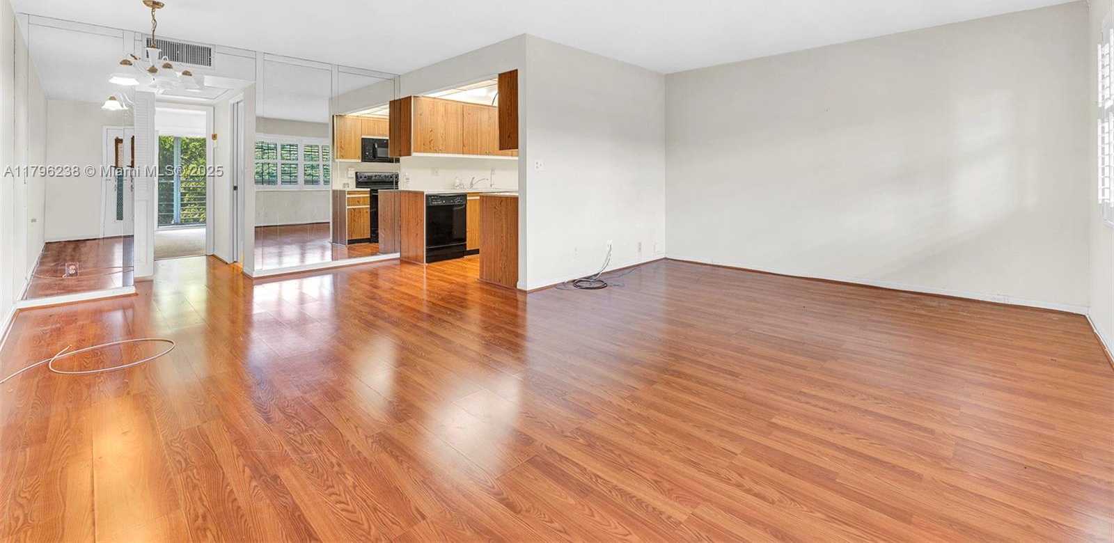 Small Image of 2301 LUCAYA LN #J4, Coconut Creek Number 7