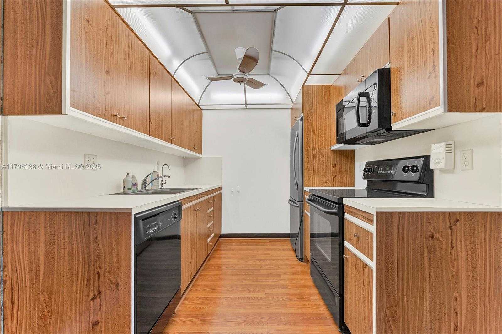 Small Image of 2301 LUCAYA LN #J4, Coconut Creek Number 8