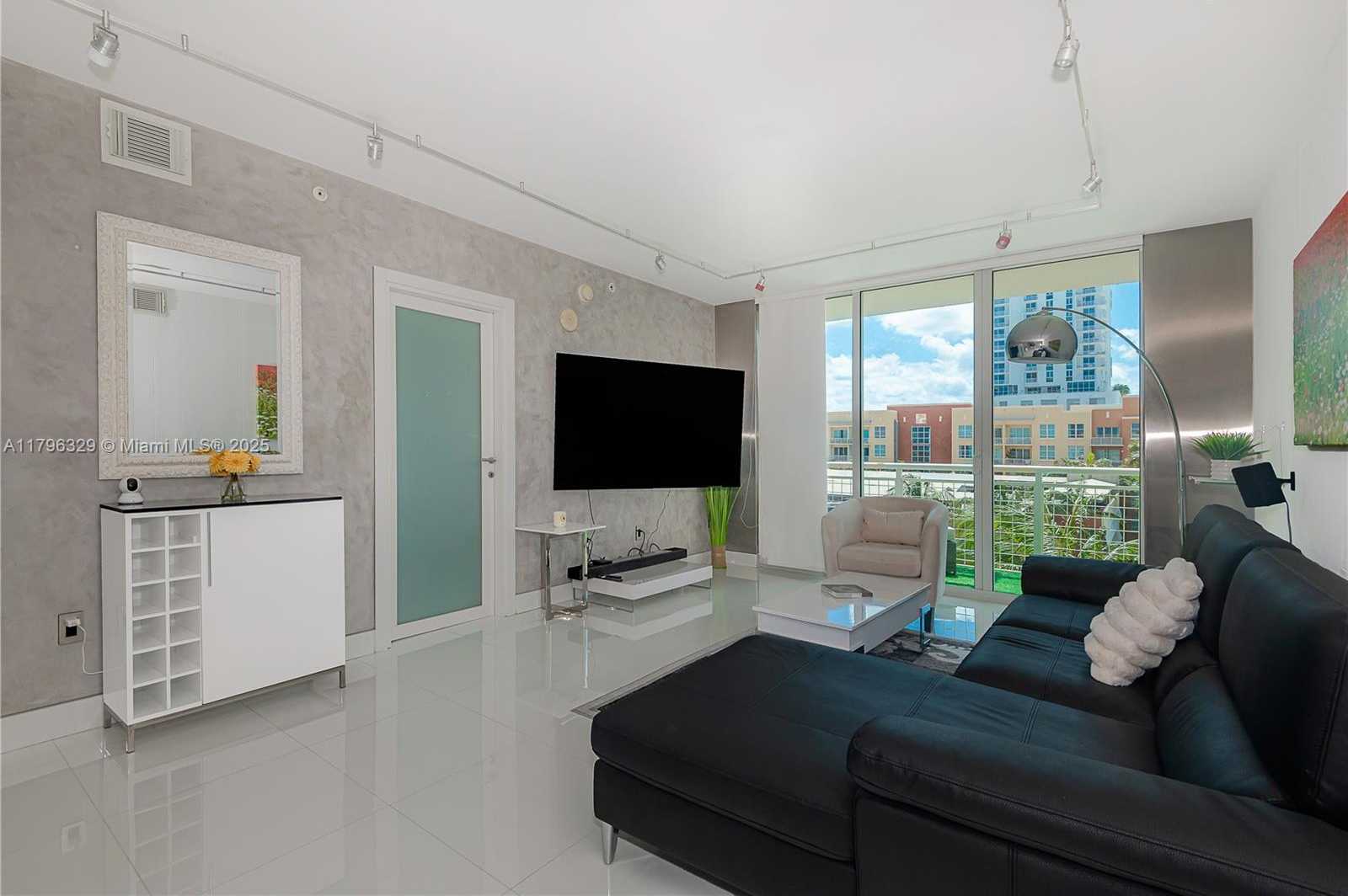 Small Image of 2000 NORTH BAYSHORE DR #617, Miami Number 10