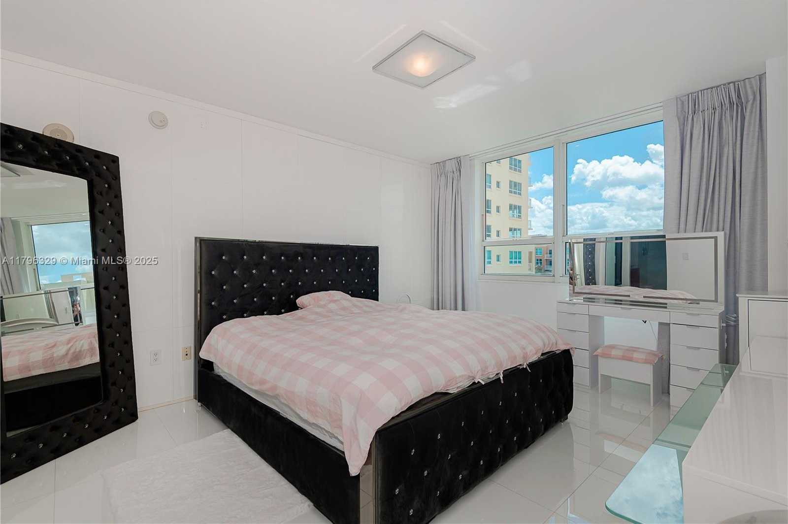 Small Image of 2000 NORTH BAYSHORE DR #617, Miami Number 11