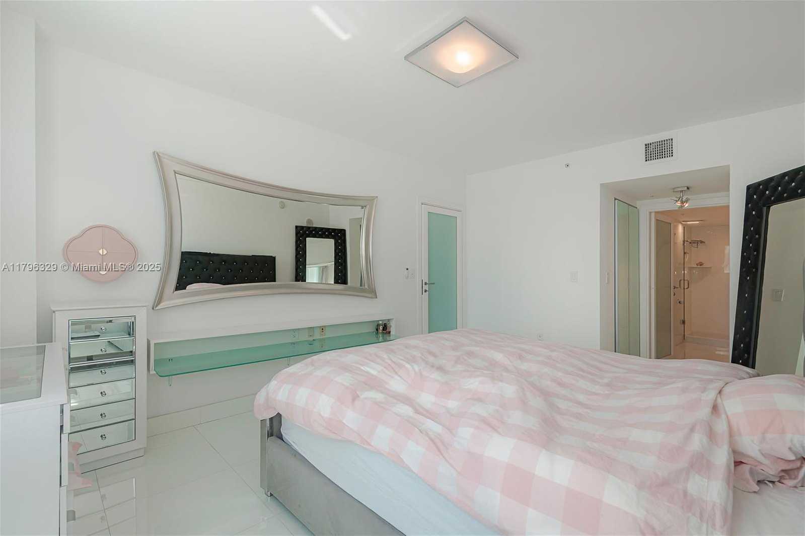 Small Image of 2000 NORTH BAYSHORE DR #617, Miami Number 18