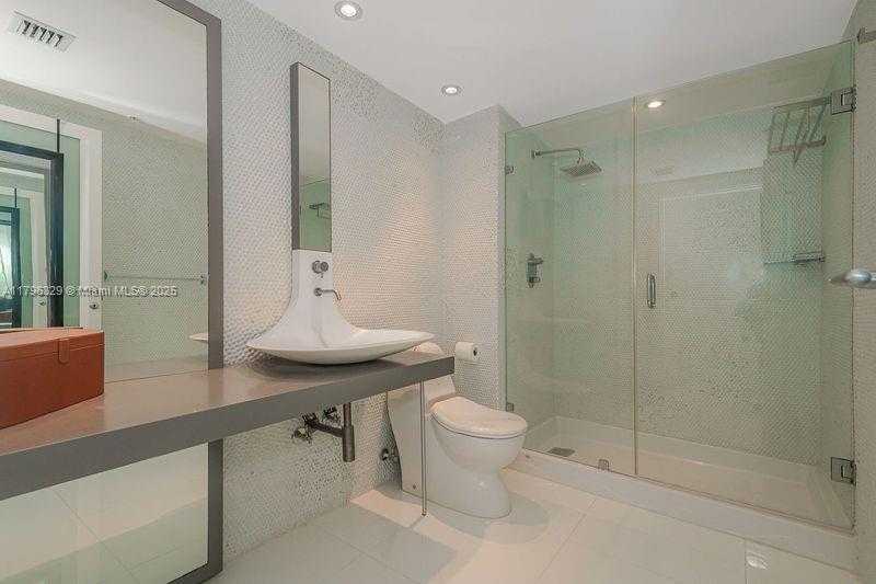 Small Image of 2000 NORTH BAYSHORE DR #617, Miami Number 31