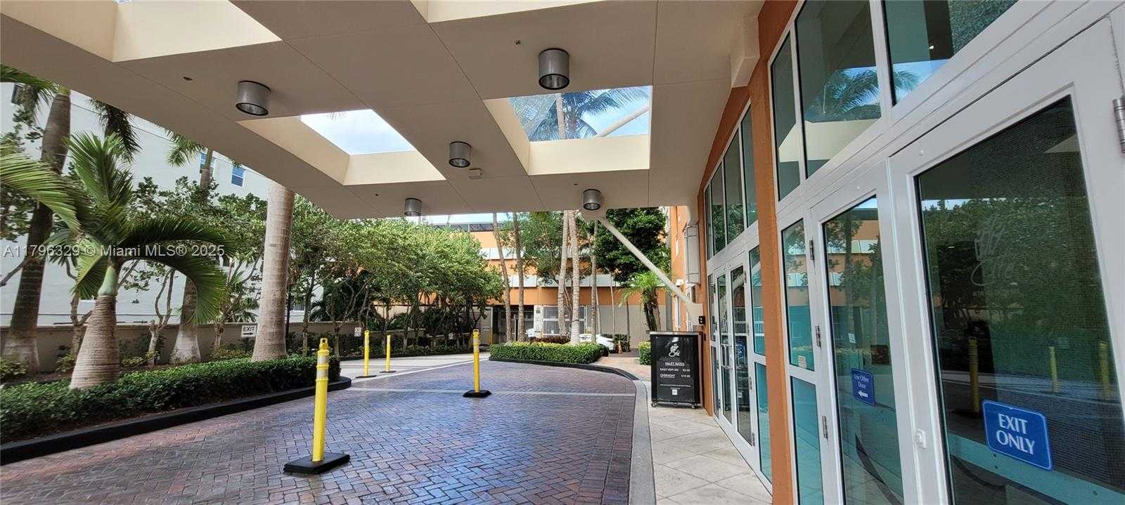 Small Image of 2000 NORTH BAYSHORE DR #617, Miami Number 62