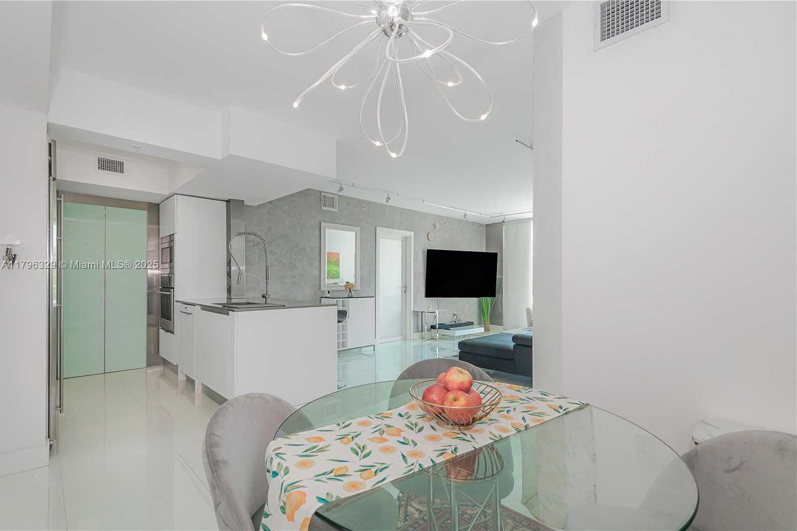 Small Image of 2000 NORTH BAYSHORE DR #617, Miami Number 8