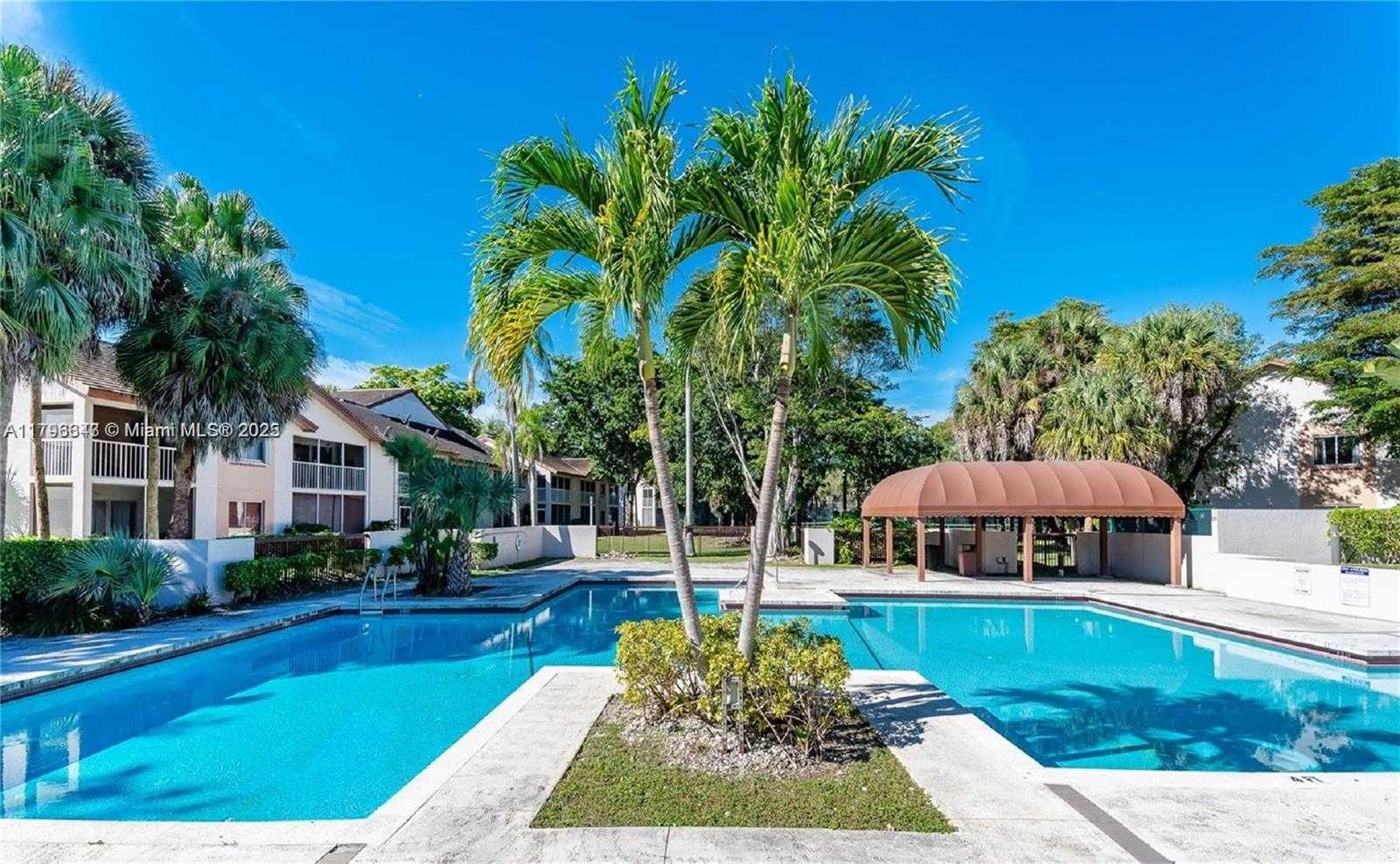 Small Image of 13910 SOUTH WEST 91ST TER #13910, Miami Number 13
