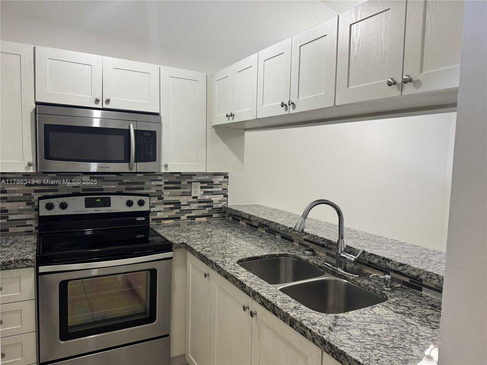 Small Image of 13910 SOUTH WEST 91ST TER #13910, Miami Number 18