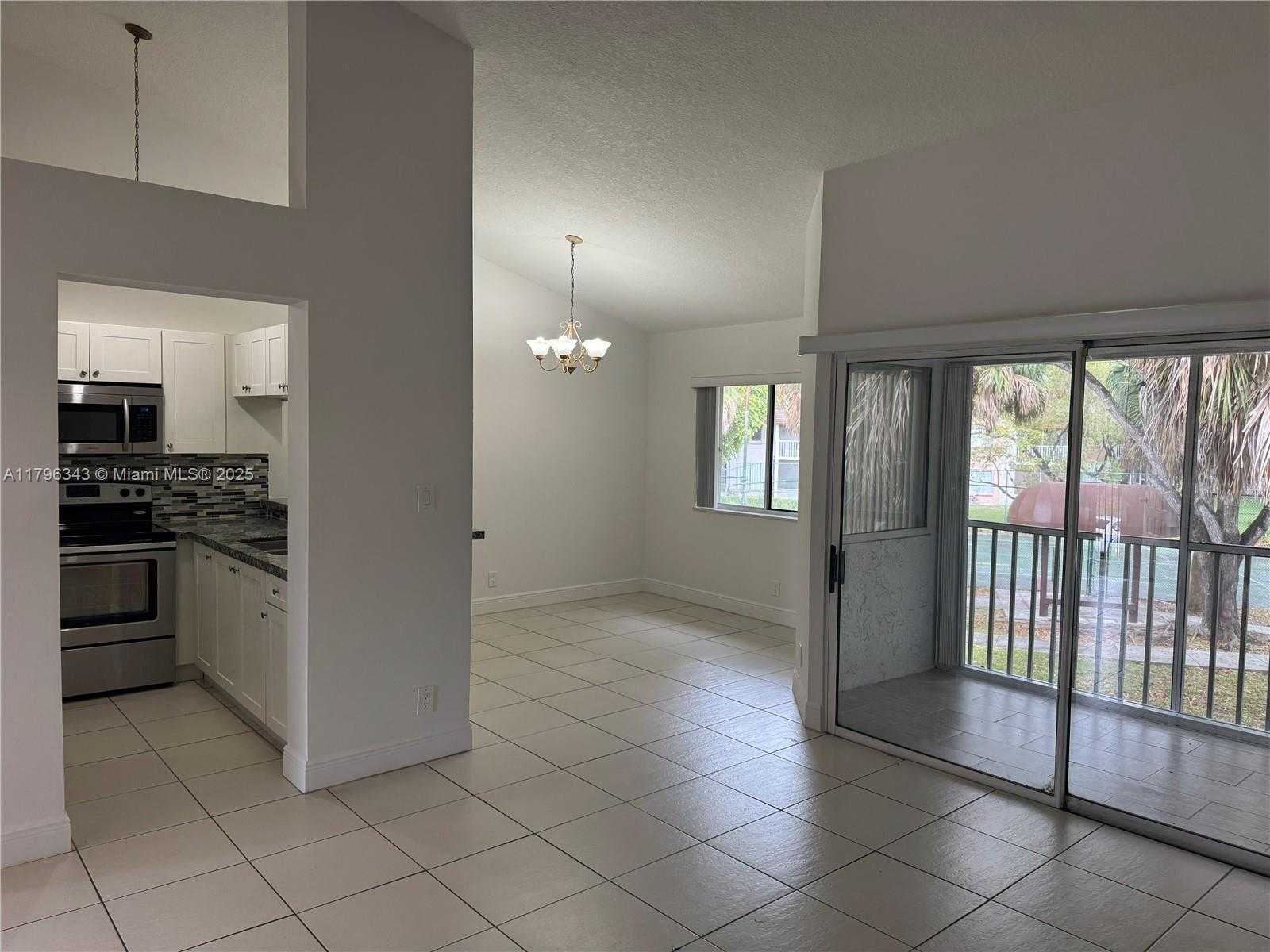 Small Image of 13910 SOUTH WEST 91ST TER #13910, Miami Number 2
