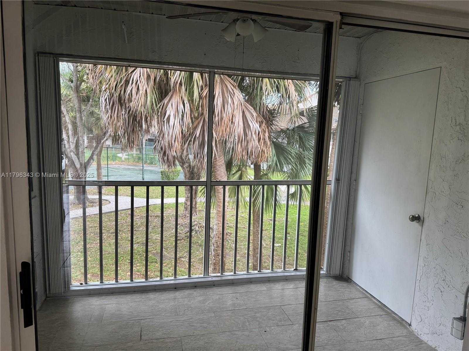 Small Image of 13910 SOUTH WEST 91ST TER #13910, Miami Number 32