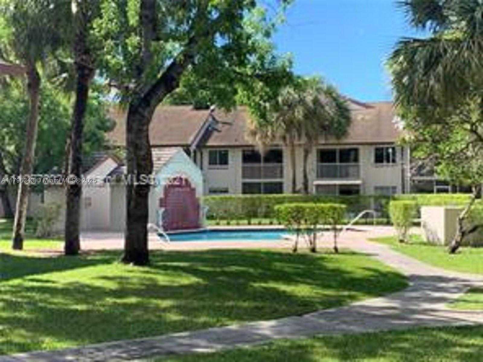 Small Image of 13910 SOUTH WEST 91ST TER #13910, Miami Number 40