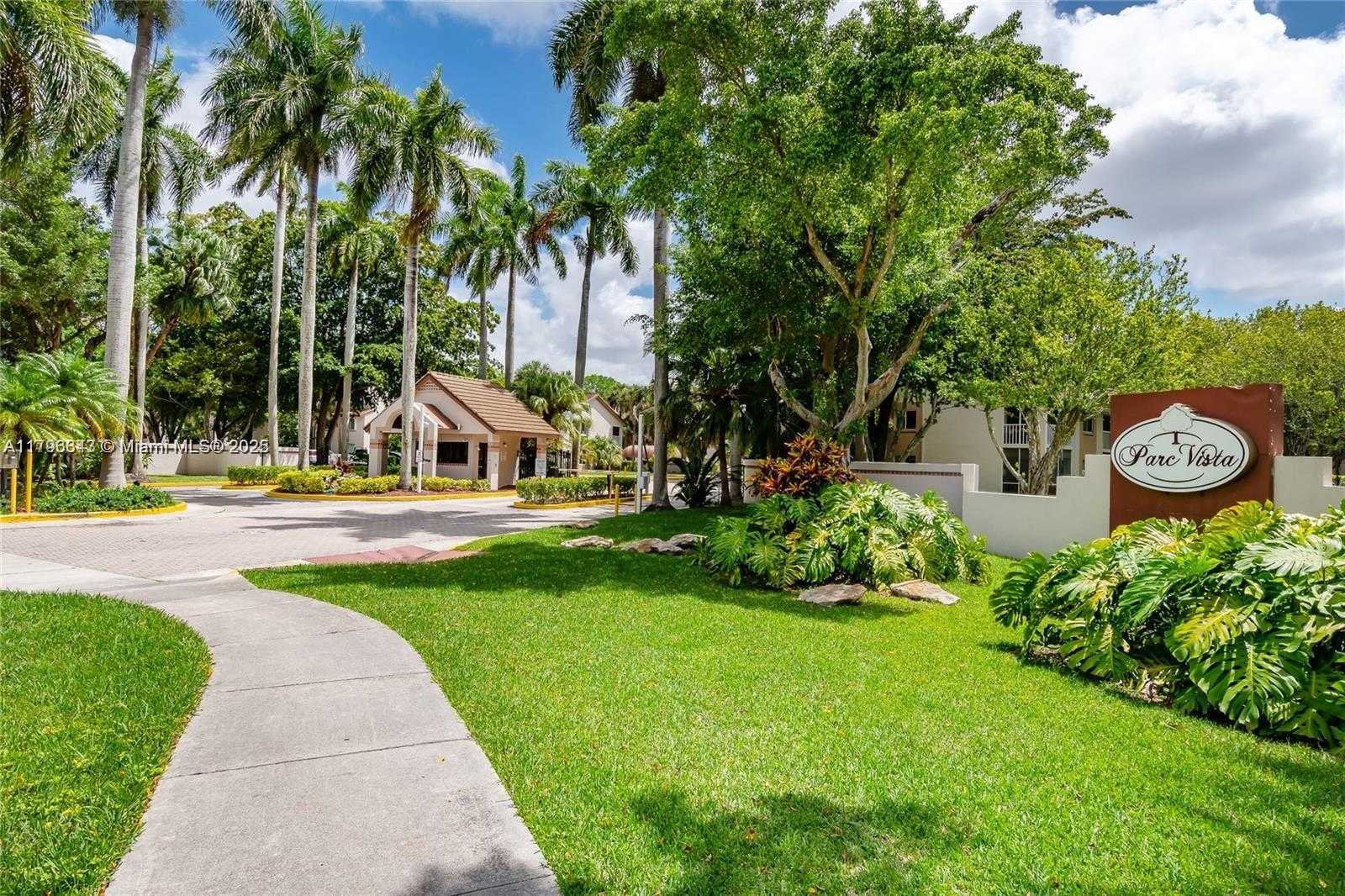 Small Image of 13910 SOUTH WEST 91ST TER #13910, Miami Number 42