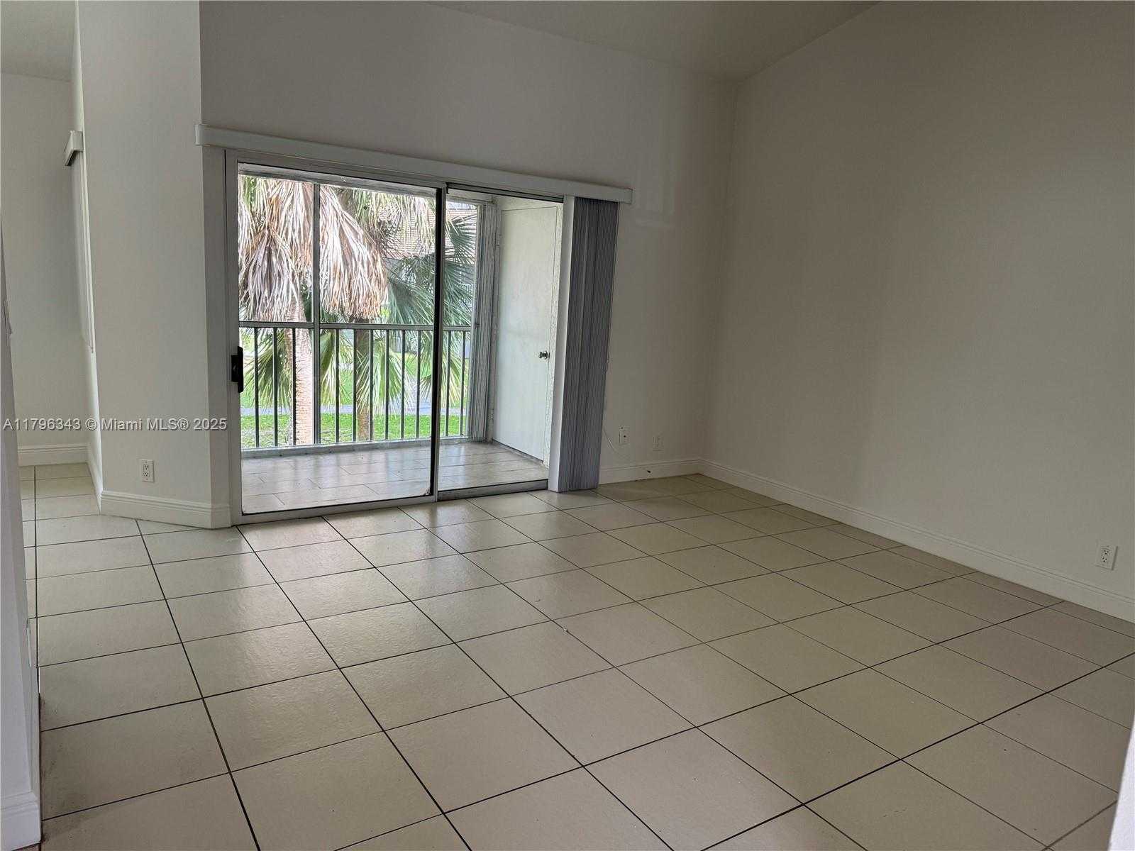Small Image of 13910 SOUTH WEST 91ST TER #13910, Miami Number 44