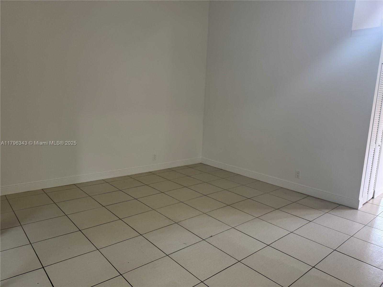 Small Image of 13910 SOUTH WEST 91ST TER #13910, Miami Number 57