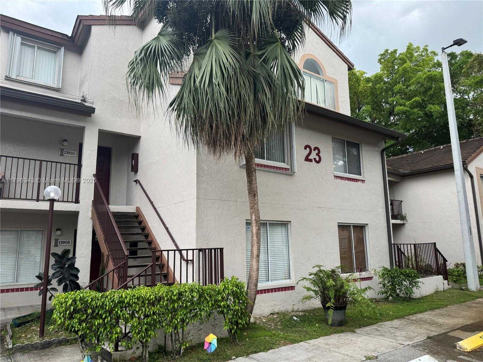 Small Image of 13910 SOUTH WEST 91ST TER #13910, Miami Number 62