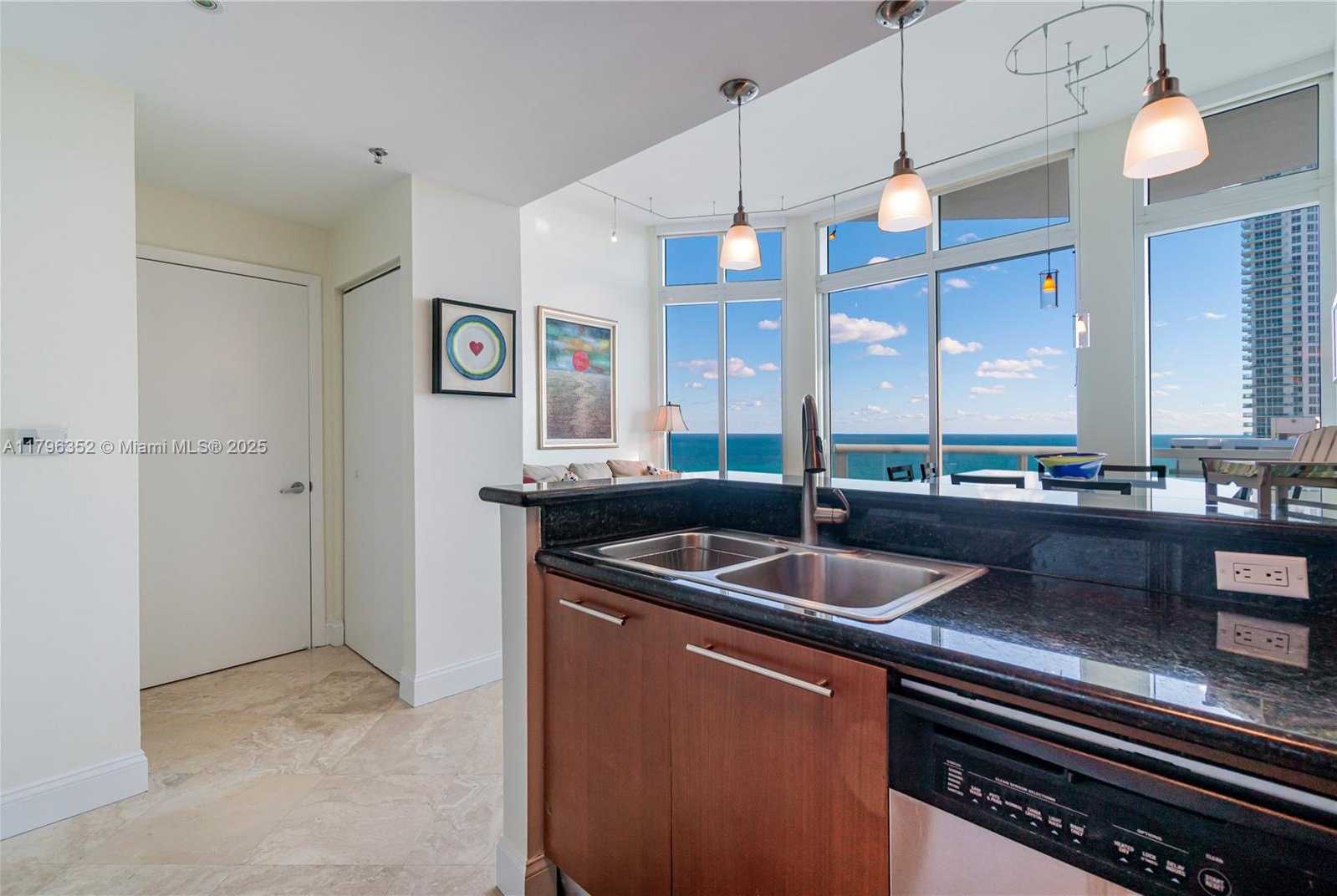 Small Image of 6515 COLLINS AVE #1806, Miami Beach Number 13