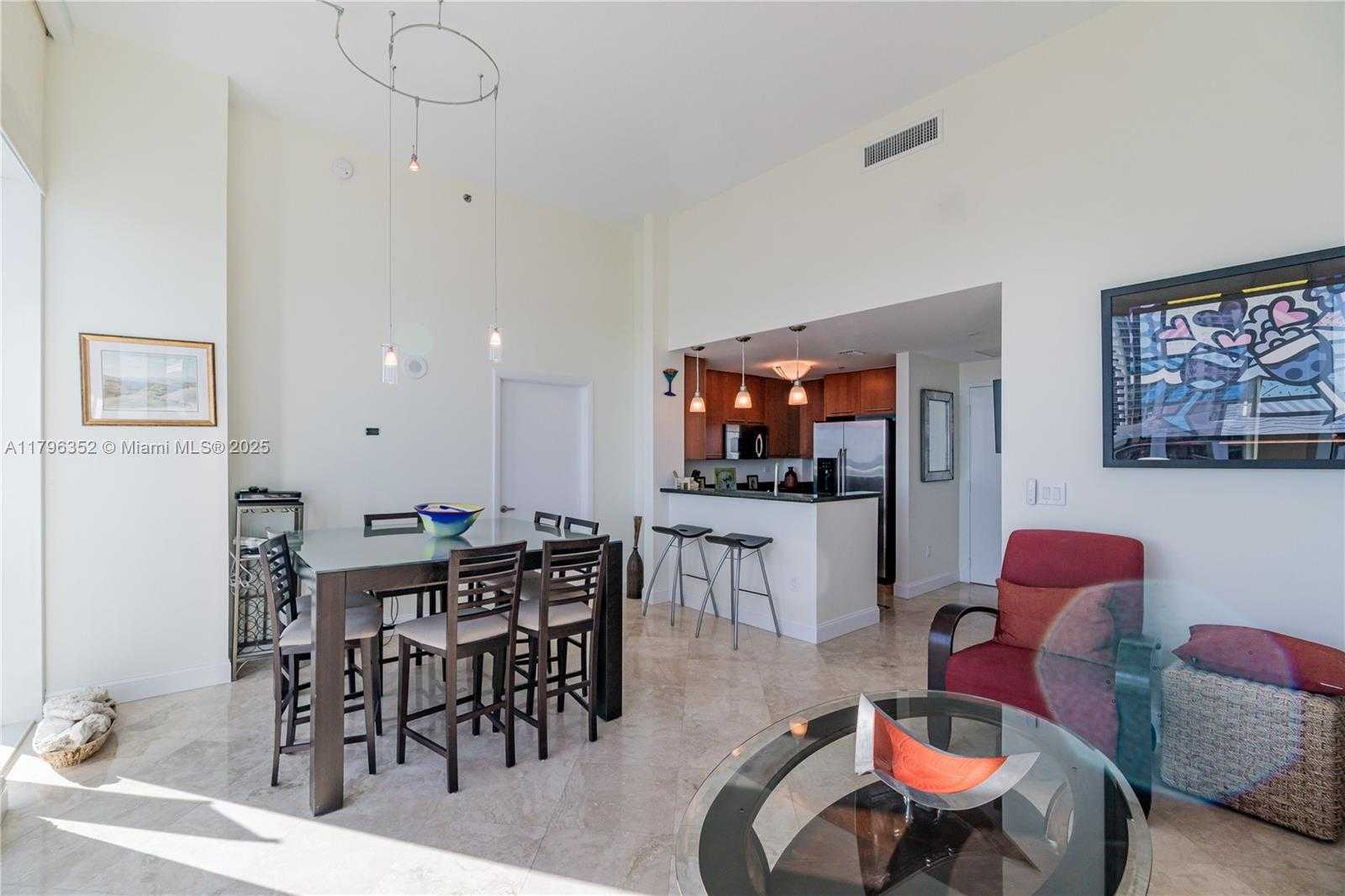 Small Image of 6515 COLLINS AVE #1806, Miami Beach Number 15