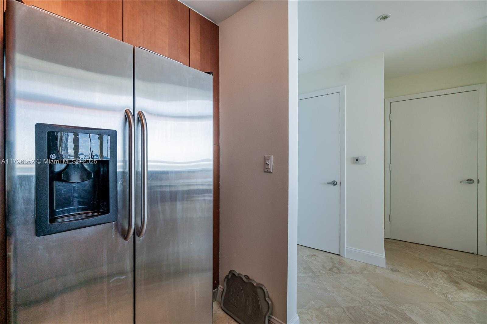 Small Image of 6515 COLLINS AVE #1806, Miami Beach Number 24