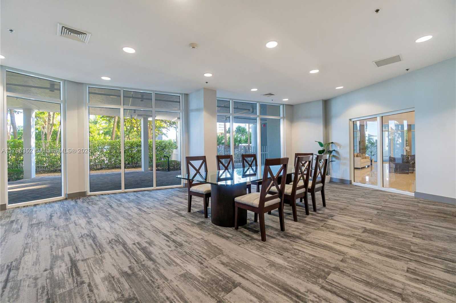 Small Image of 6515 COLLINS AVE #1806, Miami Beach Number 28