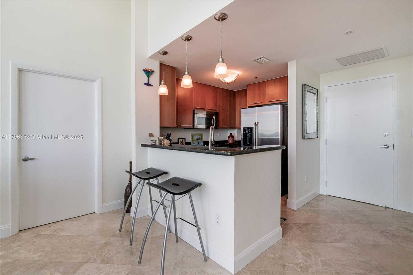 Small Image of 6515 COLLINS AVE #1806, Miami Beach Number 5