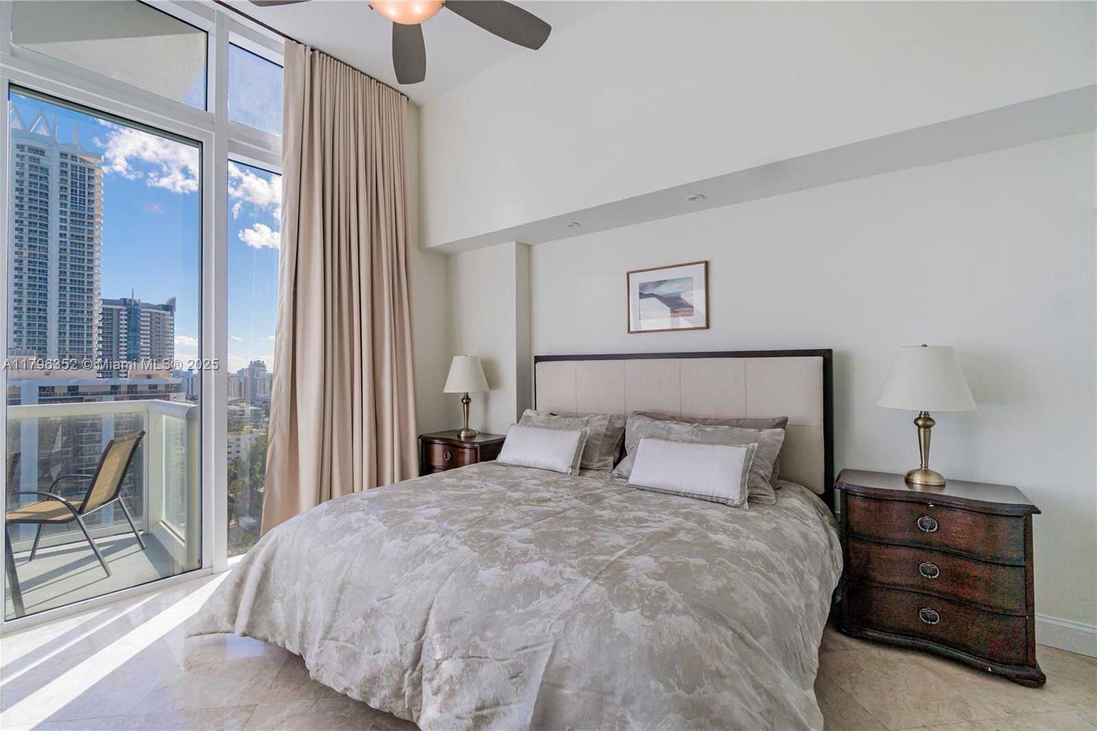 Small Image of 6515 COLLINS AVE #1806, Miami Beach Number 7