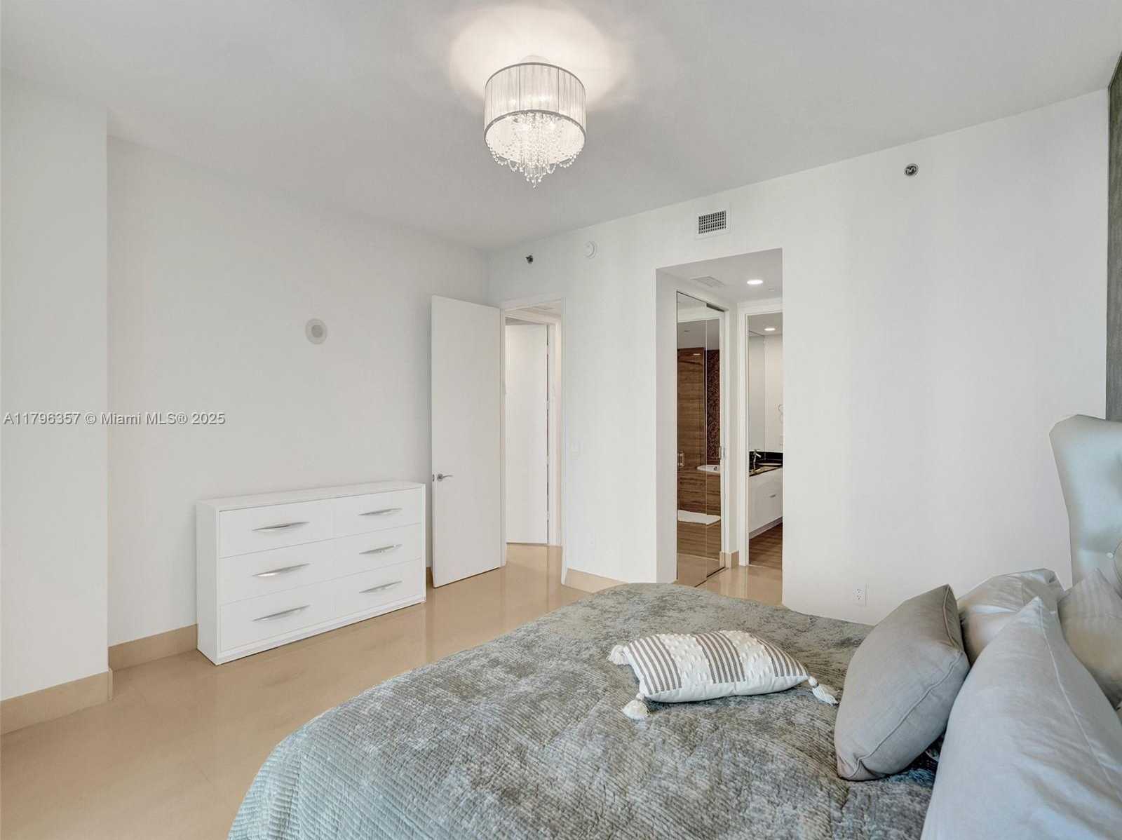 Small Image of 16001 COLLINS AVE #702, Sunny Isles Beach Number 31