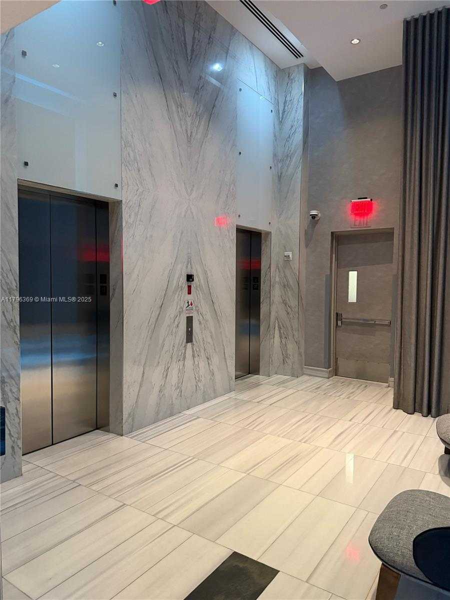 Small Image of 1100 BISCAYNE BLVD #1704, Miami Number 17