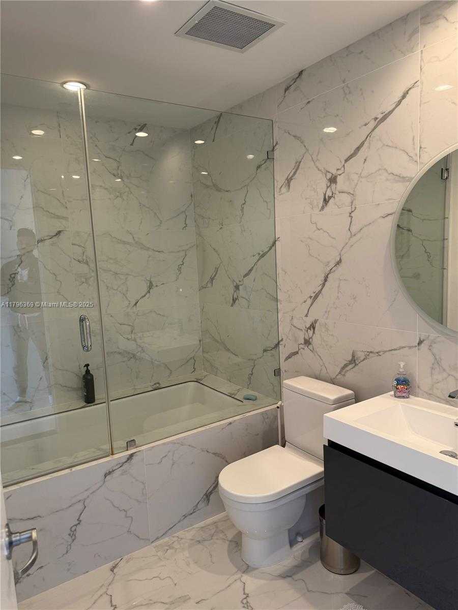 Small Image of 1100 BISCAYNE BLVD #1704, Miami Number 26